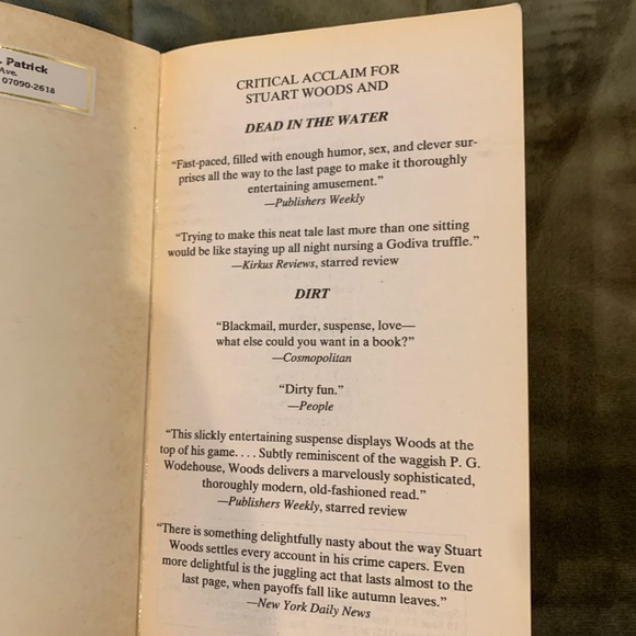 3 Stuart Woods Paperback Books - Picture 8 of 9